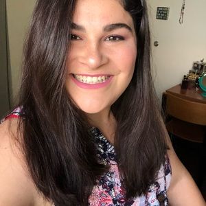 Meet your Posher, Hilary